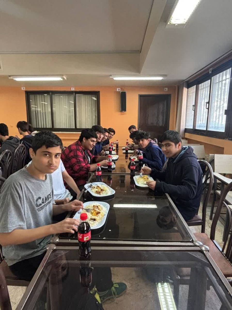 بازدید از دانشگاه سجاد و ضیافت ناهار توسط دانشآموزان مجتمع آموزشی اندیشه سجاد
