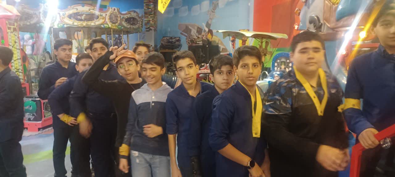 باسلام اردوی متوسطه اول در محل کیان سنتر ۲